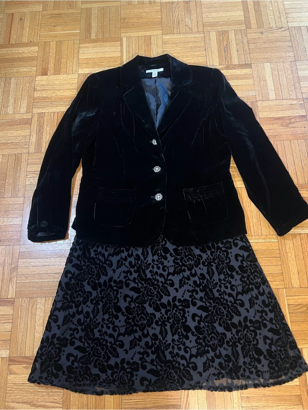 Velvet Trending! JM Collection Black Velvet Blazer & mini skirt set size 10